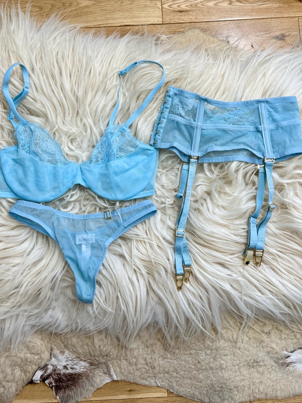 La Perla Sky Blue Lace-Accent Bra, Thong & Garter Set